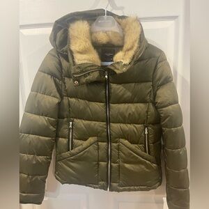 NEW✳️Zara trafaluc outwear Khaki Puffer Jacket with Faux Fur Hood large